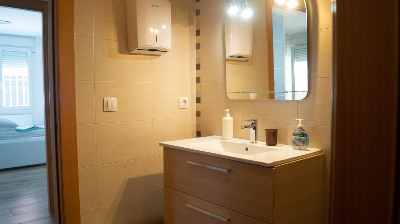 Zaragoza Y Sus 2 Catedrales Apartment ภายนอก รูปภาพ